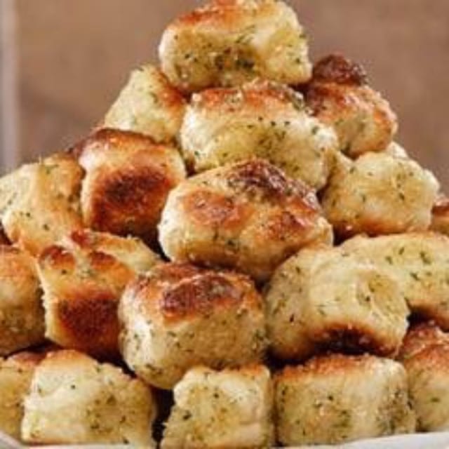 Garlic Knots.