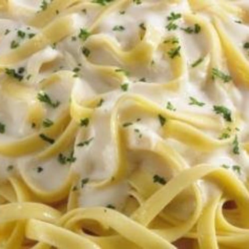 Pasta w/Alfredo Sauce.